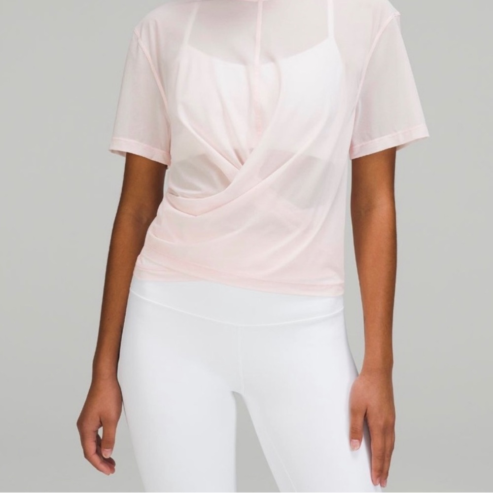 Lululemon lightweight mesh reversible yoga tee